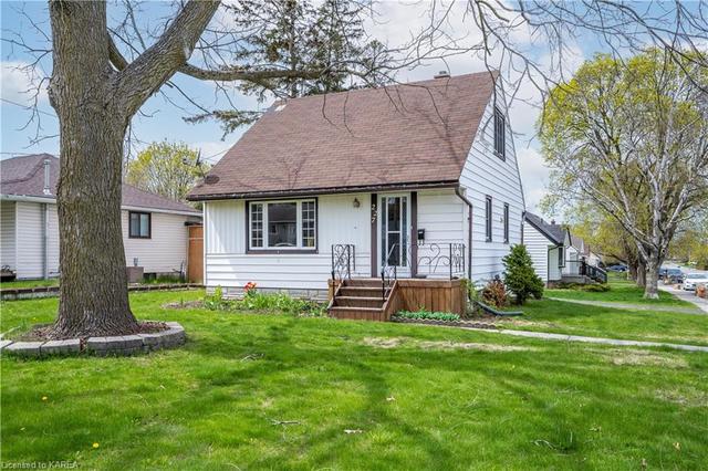 227 Thomas Street W, House detached with 3 bedrooms, 1 bathrooms and 1 parking in Greater Napanee ON | Image 1