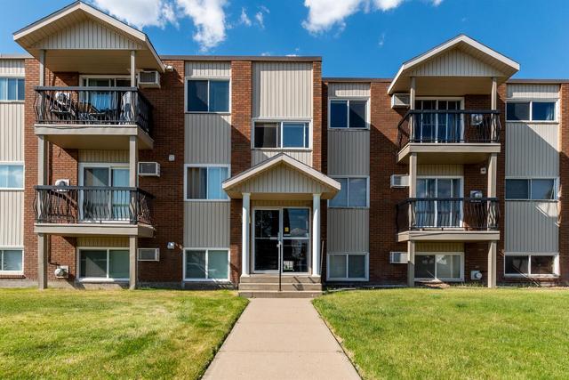 1 - 398 16 Street Ne, Condo with 2 bedrooms, 1 bathrooms and 1 parking in Medicine Hat AB | Image 2