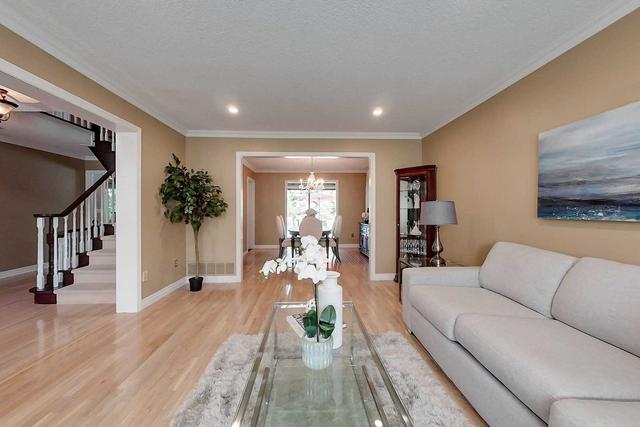 1773 Melody Dr, House detached with 4 bedrooms, 3 bathrooms and 4 parking in Mississauga ON | Image 3