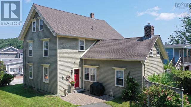 572 Main Street, House detached with 3 bedrooms, 2 bathrooms and null parking in Mahone Bay NS | Image 32