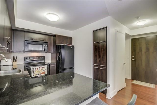 1118 - 135 Village Green Sq, Condo with 2 bedrooms, 2 bathrooms and 1 parking in Toronto ON | Image 4