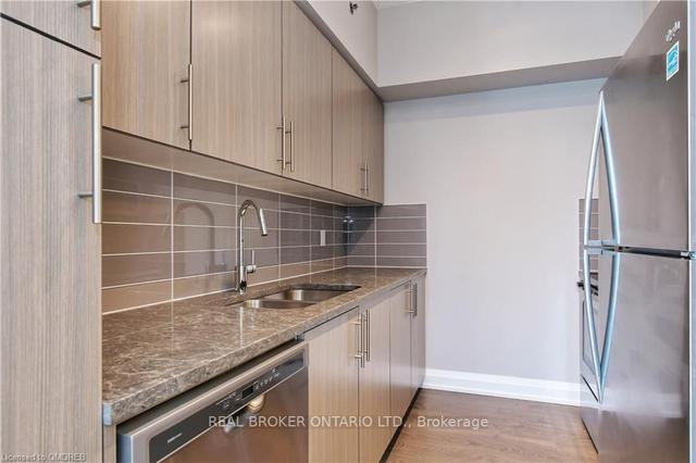 205 - 65 Speers Rd, Condo with 2 bedrooms, 1 bathrooms and 1 parking in Oakville ON | Image 15