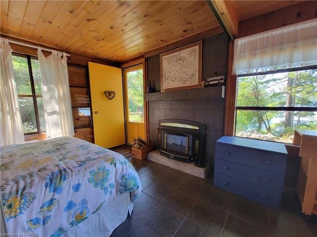 890 Mazinaw Lake, House detached with 2 bedrooms, 1 bathrooms and null parking in North Frontenac ON | Image 29
