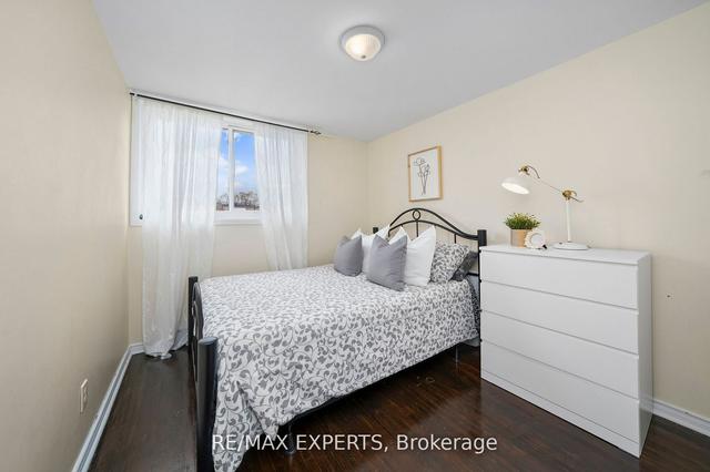 856 - 30 Tandridge Cres, Townhouse with 3 bedrooms, 1 bathrooms and 1 parking in Toronto ON | Image 7