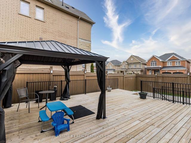 37 Young Dr, House detached with 4 bedrooms, 5 bathrooms and 6 parking in Brampton ON | Image 10