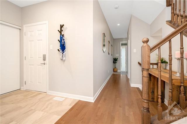 18 Gardenpost Terrace, Townhouse with 3 bedrooms, 3 bathrooms and 3 parking in Ottawa ON | Image 16