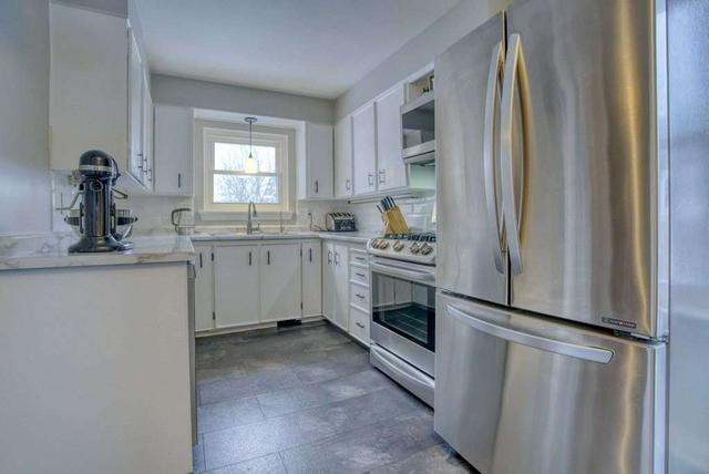 108 Lowell St N, House detached with 3 bedrooms, 2 bathrooms and 4 parking in Cambridge ON | Image 35