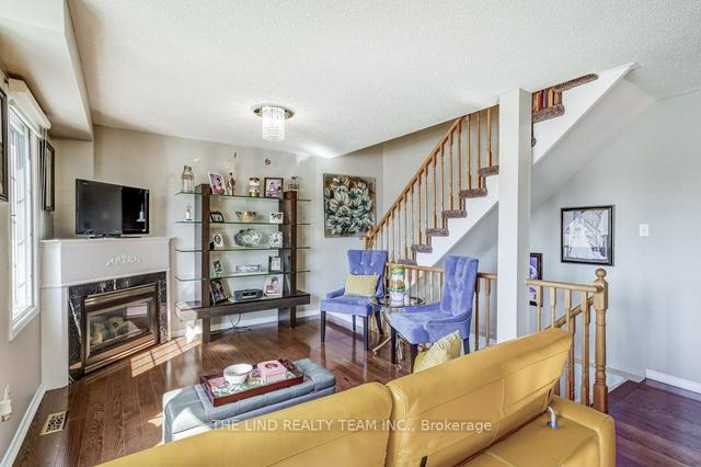 45 Sandlewood Crt, Townhouse with 3 bedrooms, 3 bathrooms and 2 parking in Aurora ON | Image 10