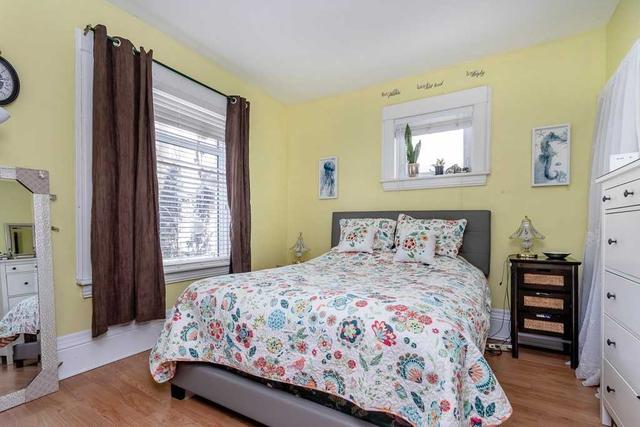 635 Yonge St, House detached with 3 bedrooms, 2 bathrooms and 4 parking in Midland ON | Image 2