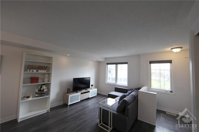 a - 271 Titanium Private, House attached with 2 bedrooms, 2 bathrooms and 1 parking in Ottawa ON | Image 5