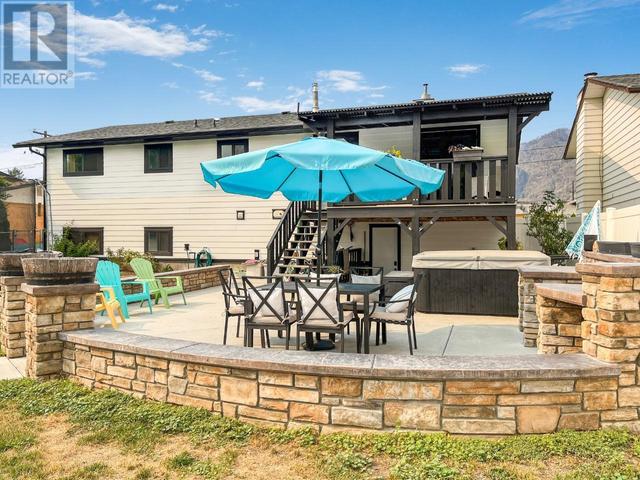 8 Willow Crescent, House detached with 5 bedrooms, 2 bathrooms and 2 parking in Osoyoos BC | Image 39