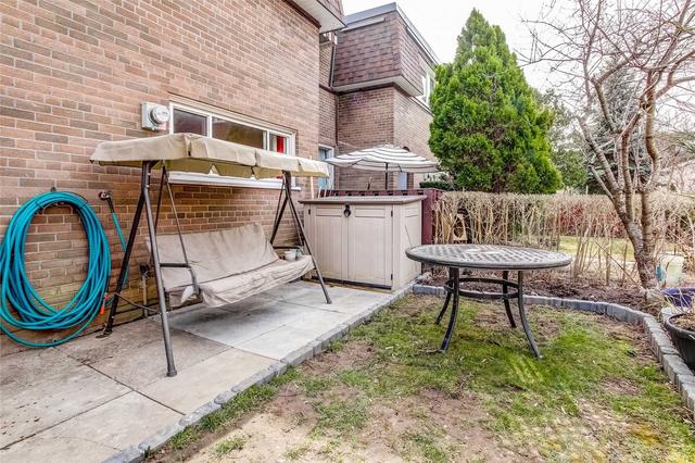 823 - 28 Tandridge Cres, Townhouse with 3 bedrooms, 2 bathrooms and 1 parking in Toronto ON | Image 10
