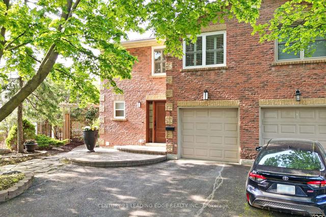 1 Sarah Jane Crt N, House semidetached with 3 bedrooms, 3 bathrooms and 3 parking in Markham ON | Image 1