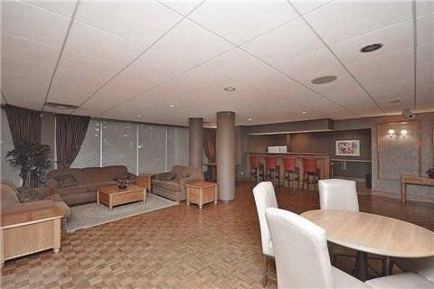 809 - 350 Webb Dr, Condo with 2 bedrooms, 2 bathrooms and 2 parking in Mississauga ON | Image 12