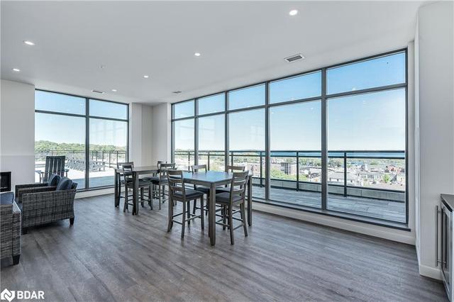Roof top enclosed party room | Image 23