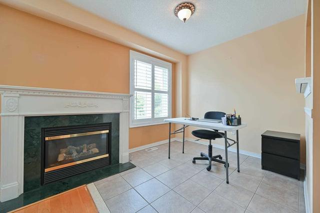 22 - 120 Rail Rd, Townhouse with 3 bedrooms, 3 bathrooms and 2 parking in Brampton ON | Image 3