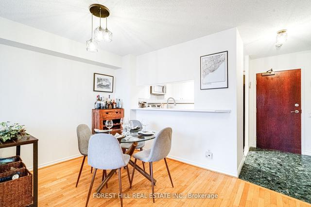 1206 - 8 Covington Rd, Condo with 2 bedrooms, 2 bathrooms and 1 parking in Toronto ON | Image 4
