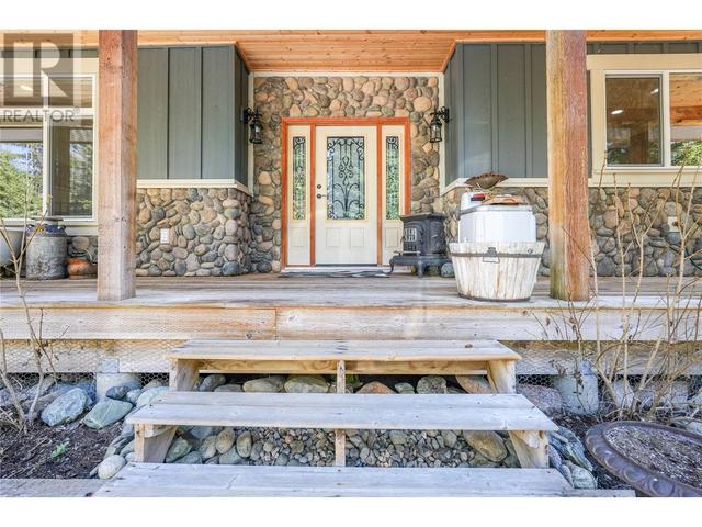 2331 Princeton Summerland Road, House detached with 4 bedrooms, 3 bathrooms and null parking in Okanagan Similkameen H BC | Image 4