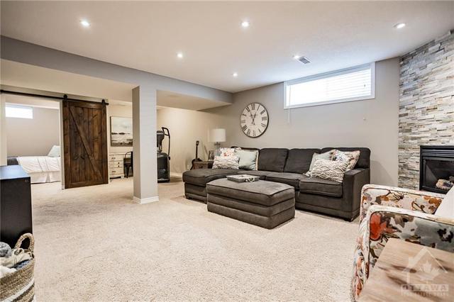 39 Steggall Crescent, House detached with 4 bedrooms, 4 bathrooms and 5 parking in Ottawa ON | Image 23