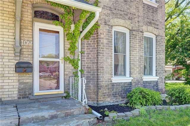 109 St. Paul Ave, House semidetached with 3 bedrooms, 1 bathrooms and 2 parking in Brantford ON | Image 1