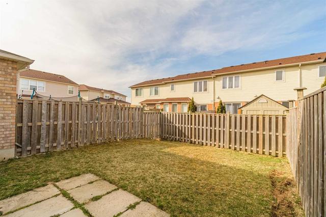 11 Senior Cres, House attached with 3 bedrooms, 2 bathrooms and 3 parking in Cambridge ON | Image 32