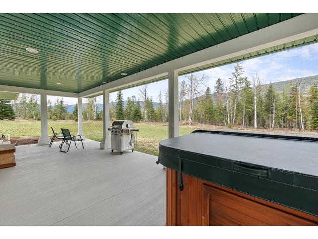 2550 Pass Creek Road, House detached with 3 bedrooms, 2 bathrooms and null parking in Central Kootenay I BC | Image 25