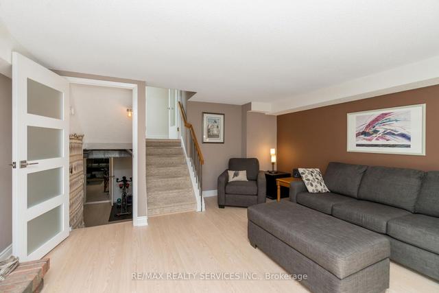 4 Sophia St, House detached with 3 bedrooms, 2 bathrooms and 3 parking in Brampton ON | Image 15
