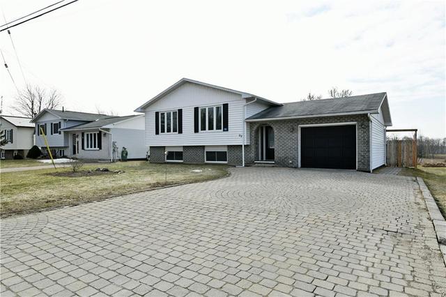 92 King Street W, House detached with 4 bedrooms, 2 bathrooms and 5 parking in Leeds and the Thousand Islands ON | Image 4