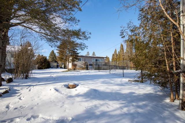 36 Cowans Cres, House detached with 3 bedrooms, 1 bathrooms and 6 parking in Kawartha Lakes ON | Image 14