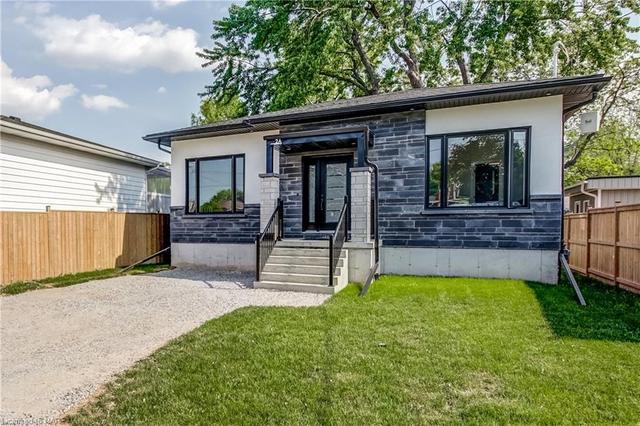2a Glencoe Lane, House detached with 3 bedrooms, 3 bathrooms and null parking in St. Catharines ON | Image 1