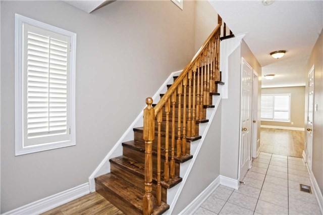 40 Domenico Cres, House detached with 3 bedrooms, 4 bathrooms and 2 parking in Brampton ON | Image 4