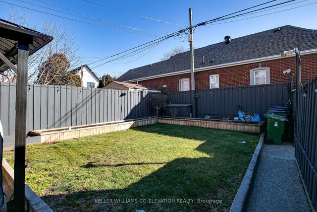 61 Eileen Ave, House detached with 3 bedrooms, 3 bathrooms and 2 parking in Toronto ON | Image 22