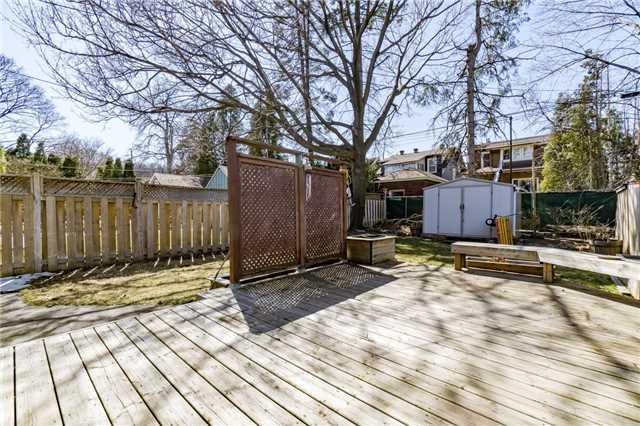 104 Rosslyn Ave S, House detached with 3 bedrooms, 2 bathrooms and 1 parking in Hamilton ON | Image 2