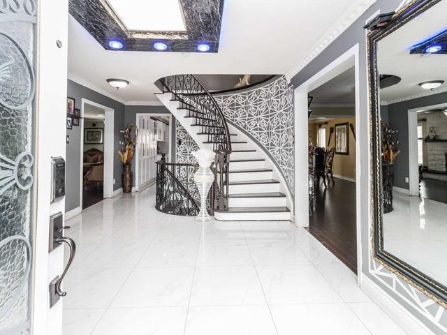 6 Butlers Crt, House detached with 5 bedrooms, 4 bathrooms and 9 parking in Brampton ON | Image 12
