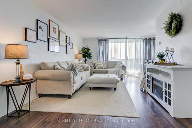 2211 - 1 Massey Sq, Condo with 2 bedrooms, 1 bathrooms and 1 parking in Toronto ON | Image 30