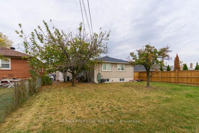 8 Telco Cres, House detached with 3 bedrooms, 2 bathrooms and 5 parking in Toronto ON | Image 31