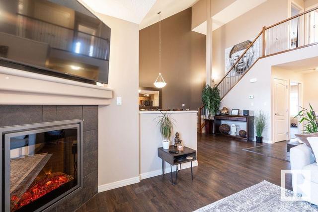 4404 Mccrae Av Nw, House semidetached with 4 bedrooms, 3 bathrooms and 4 parking in Edmonton AB | Image 16