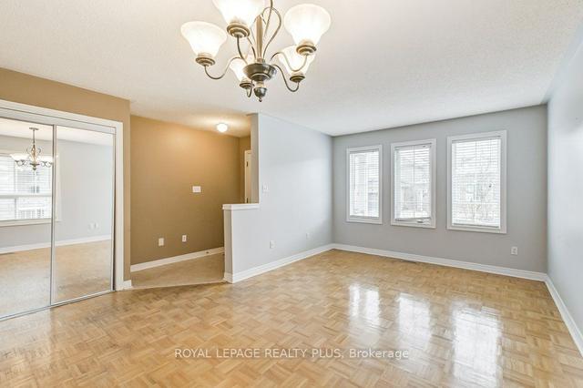 5815 Rainspring Dr, House detached with 4 bedrooms, 3 bathrooms and 3 parking in Mississauga ON | Image 2