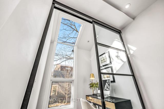 31 Lippincott St, House detached with 4 bedrooms, 6 bathrooms and 2 parking in Toronto ON | Image 8