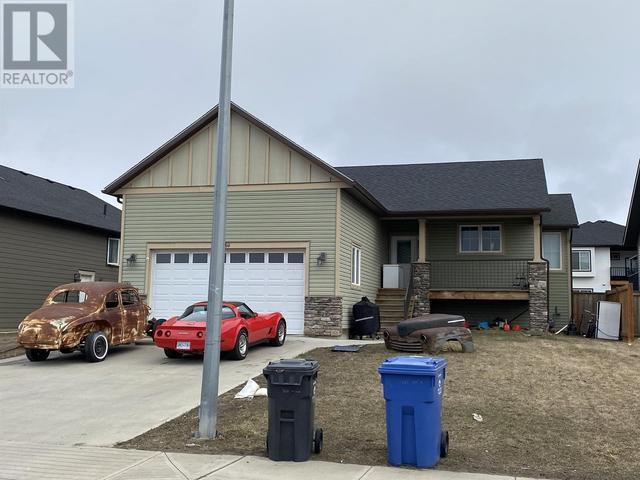 10611 109a Street, House detached with 6 bedrooms, 3 bathrooms and null parking in Fort St. John BC | Image 1