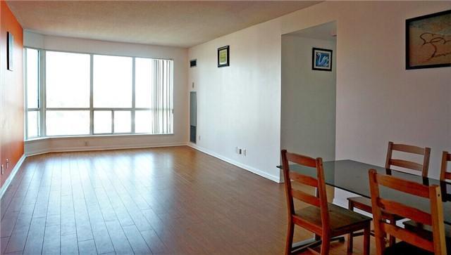 1002 - 18 Lee Centre Dr, Condo with 3 bedrooms, 2 bathrooms and 1 parking in Toronto ON | Image 5