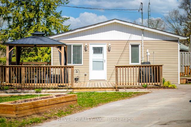 4 Hollyville Blvd, House detached with 2 bedrooms, 2 bathrooms and 4 parking in Kawartha Lakes ON | Image 12