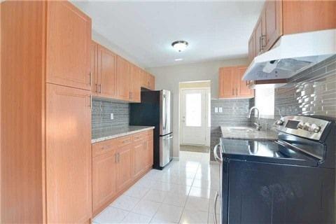 120 Duncanwoods Dr, House semidetached with 3 bedrooms, 2 bathrooms and 4 parking in Toronto ON | Image 4