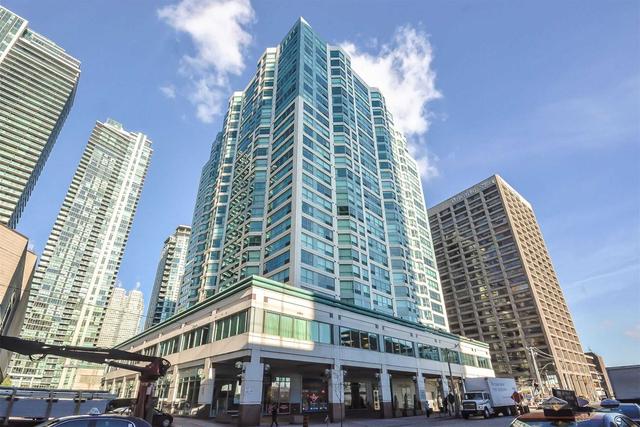 1011 - 10 Queens Quay W, Condo with 2 bedrooms, 2 bathrooms and 1 parking in Toronto ON | Image 1