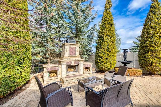 2379 Darlington Trail, House detached with 4 bedrooms, 4 bathrooms and 4 parking in Oakville ON | Image 36