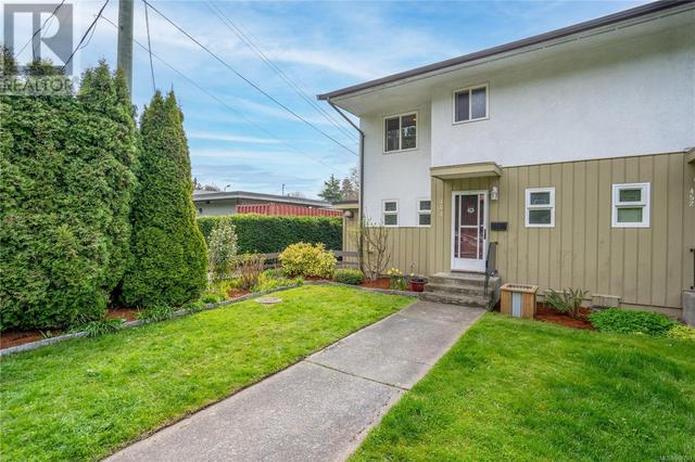 454 Burnside Rd W, House attached with 3 bedrooms, 2 bathrooms and 1 parking in Saanich BC | Image 20