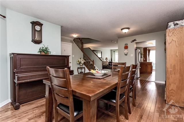 146 Grassy Plains Drive, Townhouse with 3 bedrooms, 3 bathrooms and 3 parking in Ottawa ON | Image 7