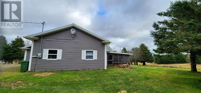 51 Fortune Road, House detached with 2 bedrooms, 2 bathrooms and null parking in Souris FD PE | Image 9