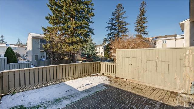 d - 415 Woodfield Drive, Townhouse with 3 bedrooms, 1 bathrooms and 1 parking in Ottawa ON | Image 23