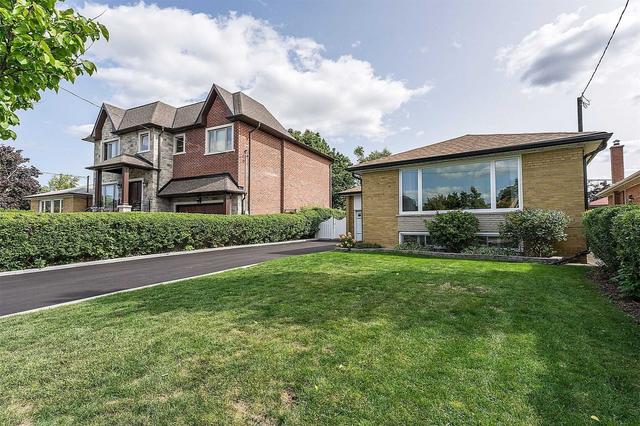 47 Slidell Cres, House detached with 3 bedrooms, 2 bathrooms and 7 parking in Toronto ON | Image 1